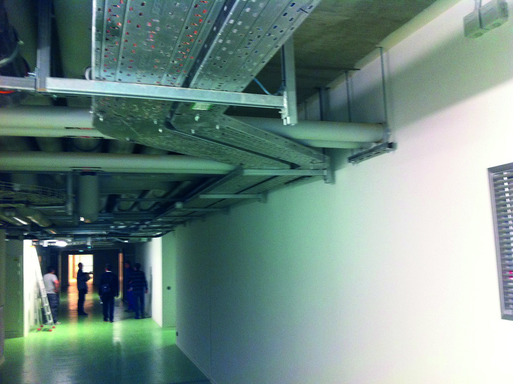 Imagen Proyecto Passerelle porta cavi a filo in edificio terziario: ospedale 1331